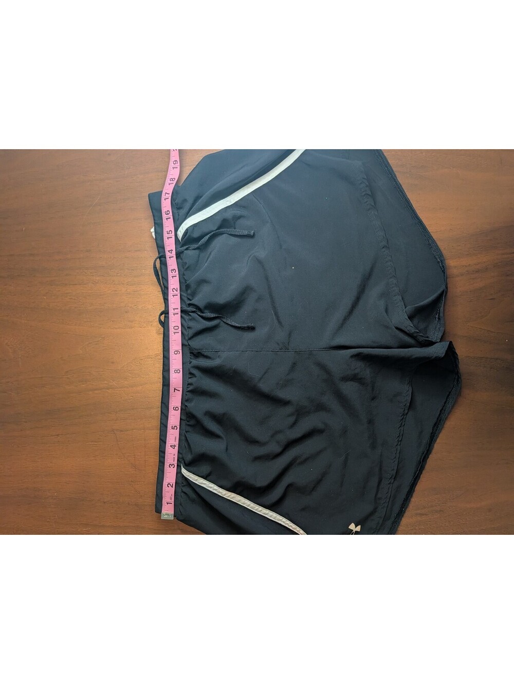 Under Armour Women's Loose Fit HeatGear Black Athletic Shorts XL